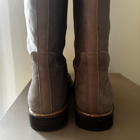 Donald Pliner Women's Isla Suede knee high Boot Size 8. **Like new** - Picture 8 of 11